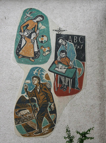 Sgraffito an der Volksschule Volders, Max Spielmann, 1955