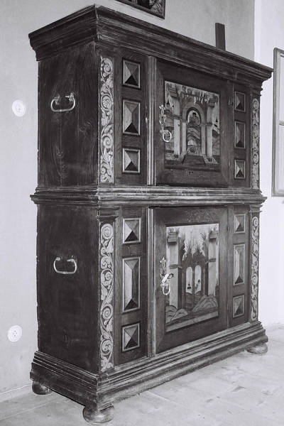 Truhenschrank – Kunsttischlerei für den Adel (um 1560/1570)