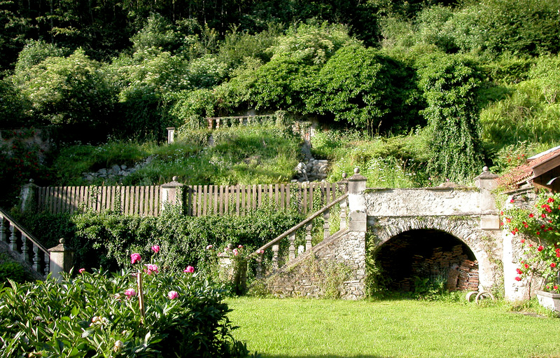 Barocke Gartenanlage mit ansteigenden Terrassen