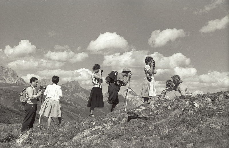 Kursteilnehmer bei der Landschaftsfotografie, 1960