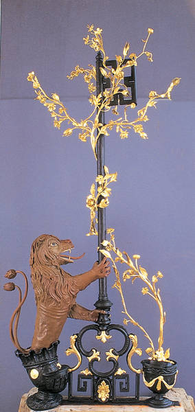 Goldener Schlüssel in Imst – ein Schmiedeeisengrabkreuz in außergewöhnlicher Form (1797)